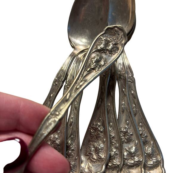 Antique silver teaspoons set (8) Carnation Pattern 1908 Rogers Art Nouveau - Picture 8 of 11